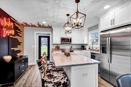 Η κουζίνα ή μικρή κουζίνα στο Central Bardstown Home Near Distilleries & Dining