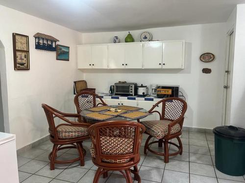 Kuchyň nebo kuchyňský kout v ubytování Alquilo casa en coronado