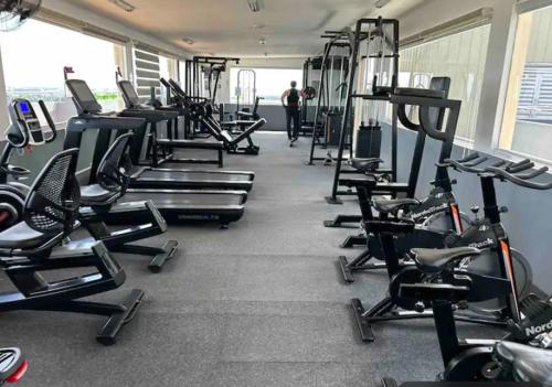 Φωτογραφία από το άλμπουμ του 1104 LaGrande2 11floor rooftop swiming angeles Walking street σε Angeles