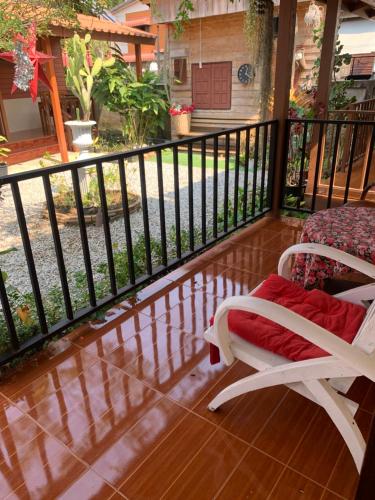 Μπαλκόνι ή βεράντα στο K Khan Garden at Chiang Khan Walking Street