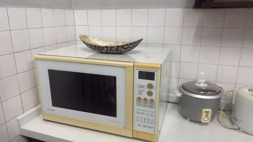 Η κουζίνα ή μικρή κουζίνα στο Seri Selasih Klebang!