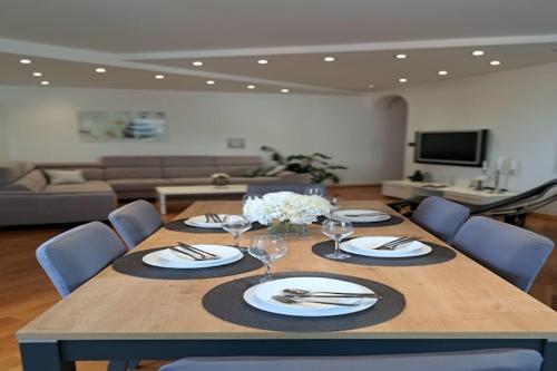 Apartment The Big Chill - Three Bedroom Apartment with Terrace, Balcony and Jacuzzi