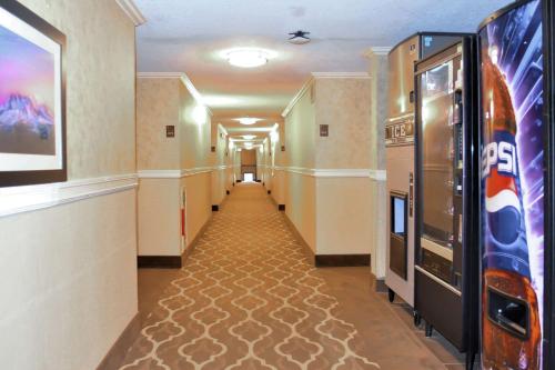 TV o dispositivi per l'intrattenimento presso Comfort Inn & Suites Vancouver Downtown City Center