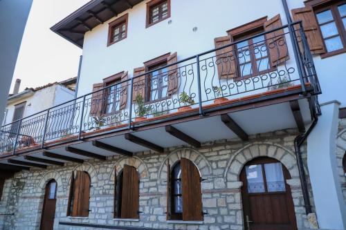 Vila Art Berat Castle