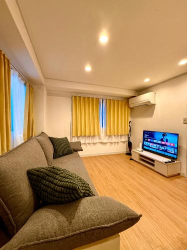 Home SHINJUKU west 101
