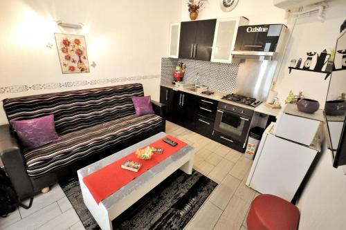 Warm and comfortable studio in Montmartre