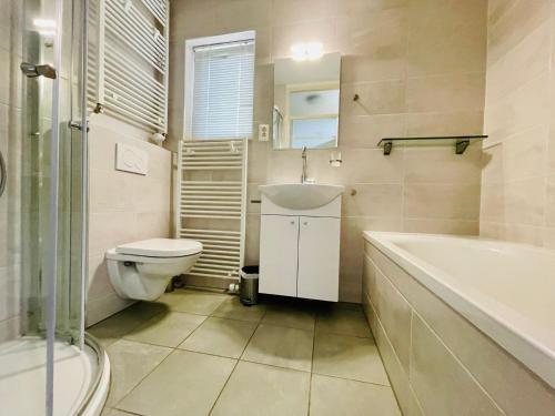 Ένα μπάνιο στο Lamsoor 2A*