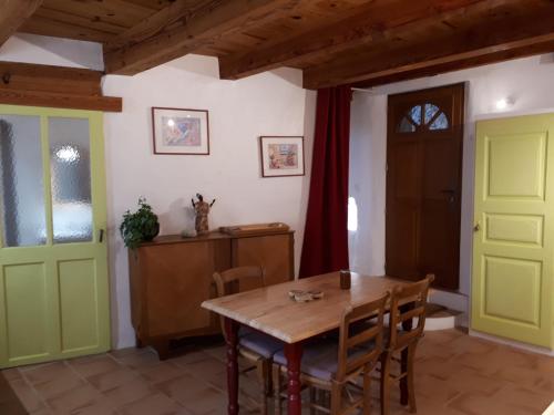Φωτογραφία από το άλμπουμ του Gite nature les ANOURES en PROVENCE σε Mollans-sur-Ouvèze