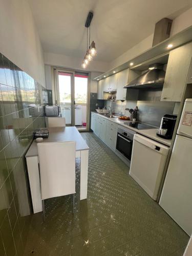 Beautiful Apartment Pool & Garage See View