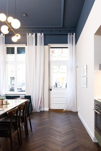 3 BDR apt in Prenzlauer Berg with cinema photo 9
