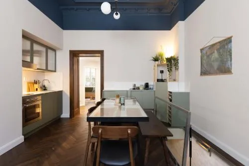 3 BDR apt in Prenzlauer Berg with cinema photo 1