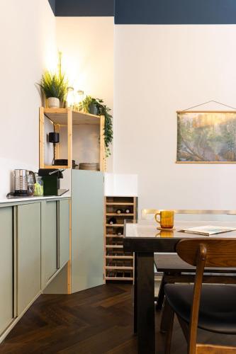 3 BDR apt in Prenzlauer Berg with cinema photo 14
