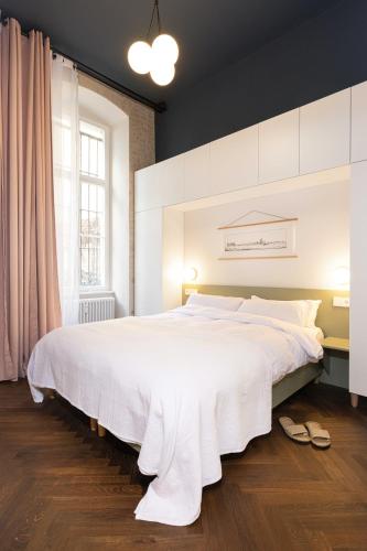 3 BDR apt in Prenzlauer Berg with cinema photo 20