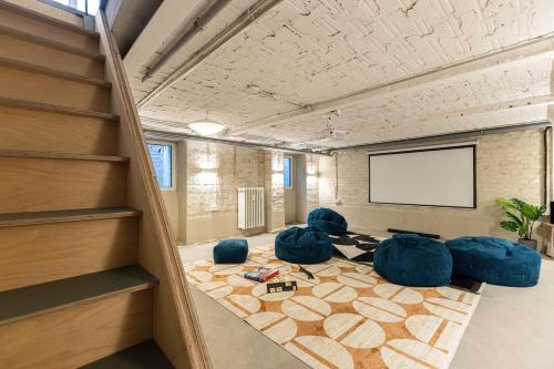 3 BDR apt in Prenzlauer Berg with cinema photo 28