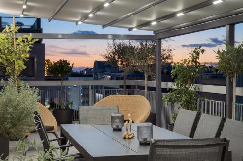 Athens Golden Light Premium Residence