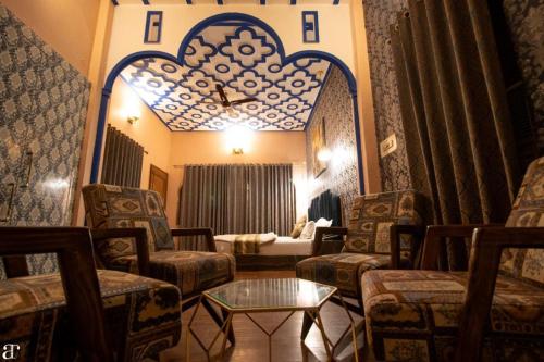 Zona de estar de Haveli Banquet & Resort
