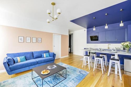 Blue Design 2BDR Flat in the Heart of Bastille