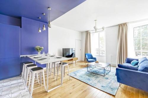 Blue Design 2BDR Flat in the Heart of Bastille