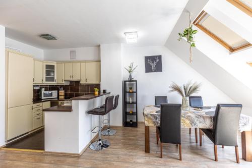 Gozsdu White Raven Residence 504 with free underground parking