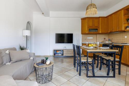 Theros Home - Comfort Island Stay near Town