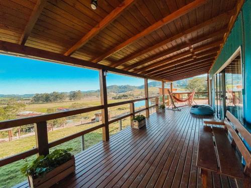 Μπαλκόνι ή βεράντα στο Casa Container - Pousada Container da Montanha AZUL