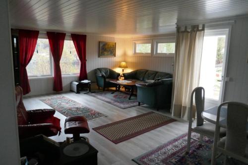 Χώρος καθιστικού στο Seafront Holiday Home close to Reine, Lofoten