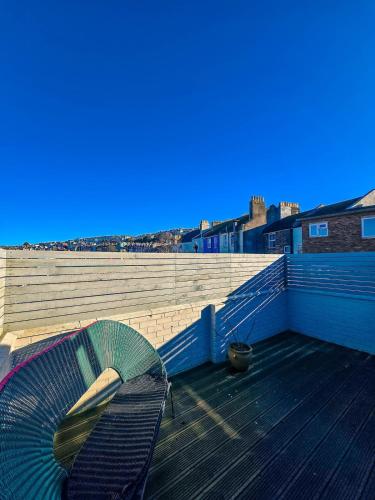 Φωτογραφία από το άλμπουμ του Coastal Retreat with Town views in Historic Hastings στο Χέιστινγκς