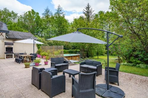 Taman di luar Gîte 11 p tout confort Beauval châteaux #piscine
