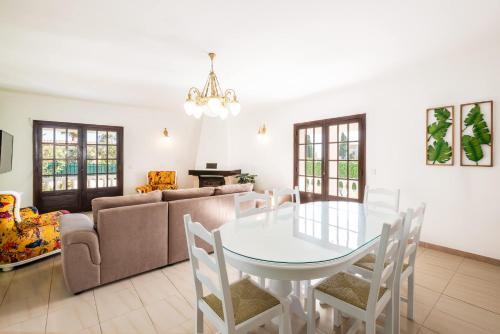 Patroves Ranch - private pool & sea views