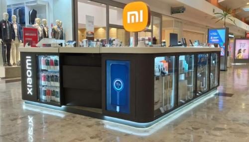 a store with a cash counter in a shopping mall at Condomínio Residencial Vitória 3 in Sao Paulo
