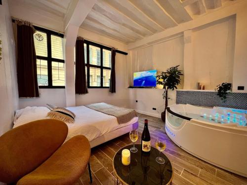 Le Spa Corneille - Jacuzzi, Sauna & Parking par Rouen Atypique
