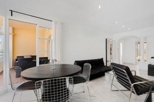 Unmatched Location, Breathtaking Views, Garage