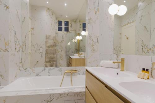 Paris Courcelles Prestige Residence