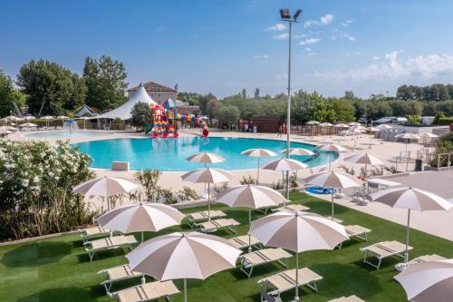 Πισίνα στο ή κοντά στο Glamping Lido di Pomposa
