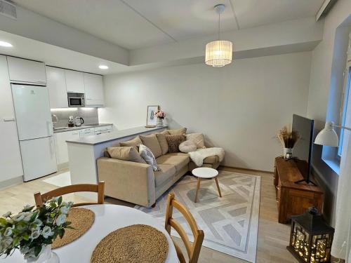 Foto Stylish top floor ap, with private parking, next to a tram stop