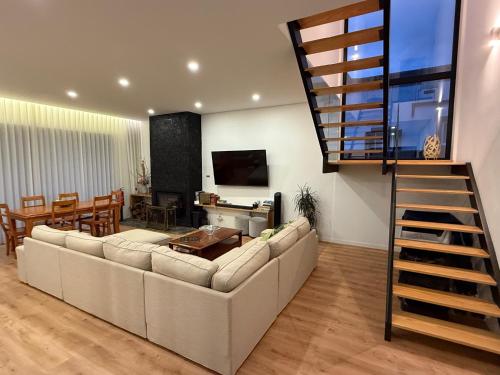 Lotus House - Heated Pool & Jacuzzi near the Beach
