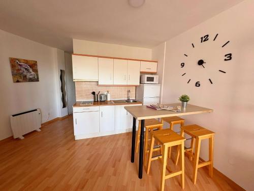 Flamingo Top Suite y Piscina junto a Puerto Marina