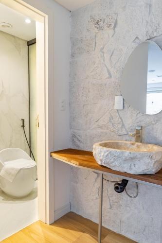 Ένα μπάνιο στο Up Hotel Boutique