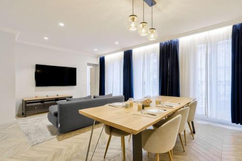 Stylish and New 2BR Flat in the Heart of Paris