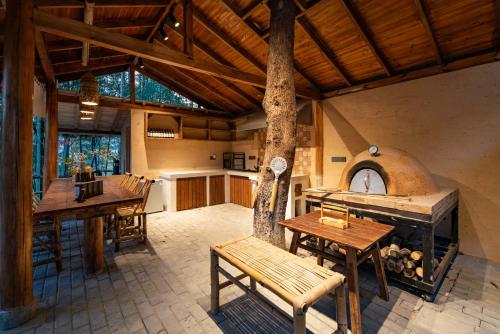 Φωτογραφία από το άλμπουμ του Hegu Countryside Resort Hotel σε Liyang