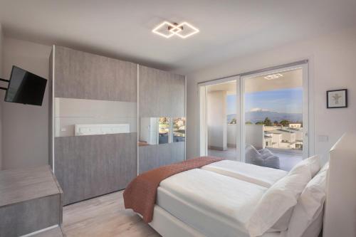 Perla Garda Lake Apartment With Pool photo 2
