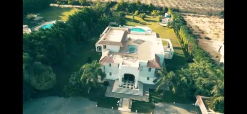 قصر في الشيخ زايد مع الخدمات