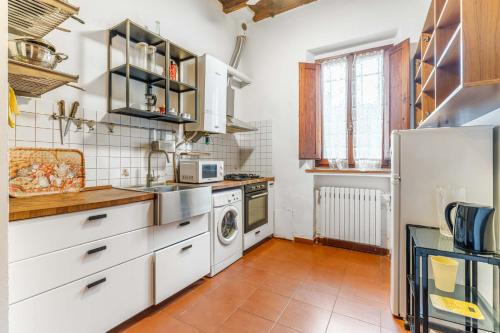 GuestHost - Porta Romana Apartment