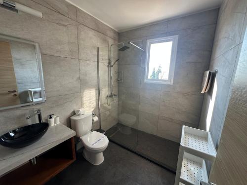 Koupelna v ubytování Narcissos 'Nissi Beach' Apartment E9