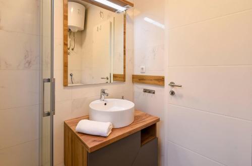 Compass Luxury Apartment