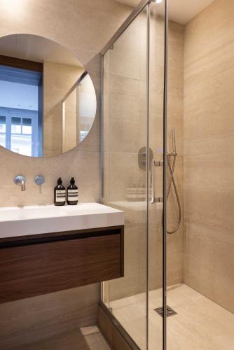 Elegant apartment - AC- 2BR-6P- Madeleine