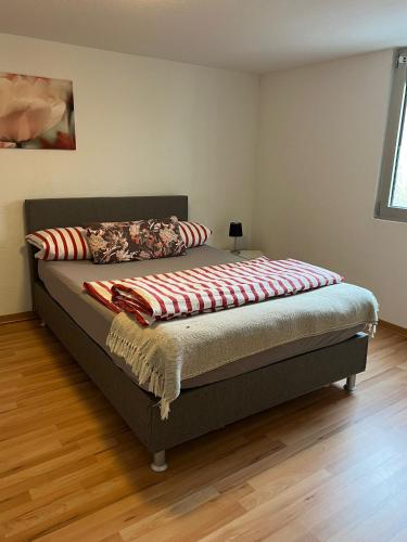 Кровать или кровати в номере Ferienwohnung 3 Löhr Koblenz