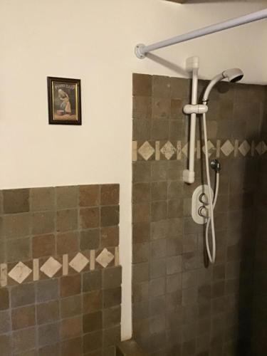 Bilik mandi di Chalet Berghof L'Aret in Val di Rabbi