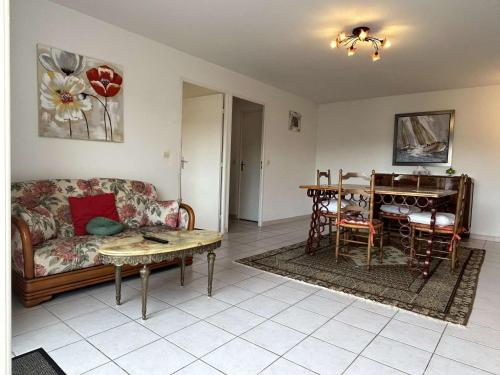 Maison 4 pièces, Garage, Proche Plage - FR-1-225C-155