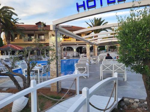 Το κτήριο όπου στεγάζεται  το ξενοδοχείο διαμερισμάτων